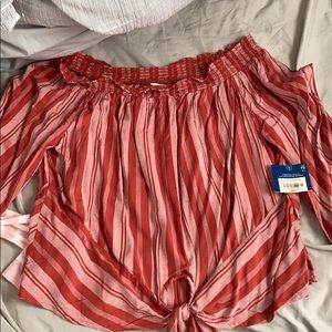 Off the shoulder long sleeve top